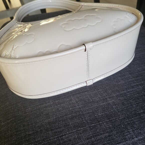 Ergo In Crinkled Patent Coachtopia Leather: Embossed Cloud Print - Picture 4 of 7